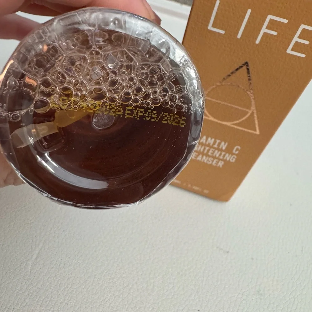 NIB KOA LIFE vitamin c brightening cleanser